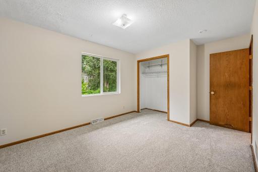 26-web-or-mls-Oliver Ave-S2708-026.jpg