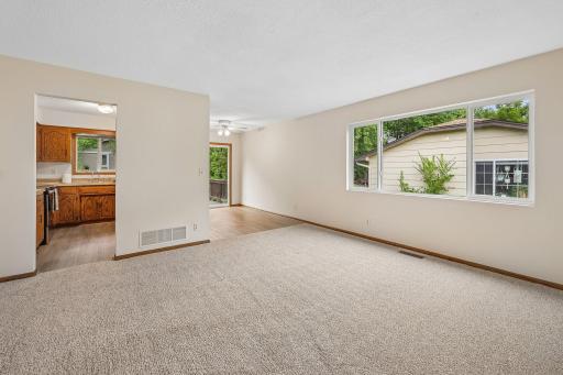 10-web-or-mls-Oliver Ave-S2708-010.jpg