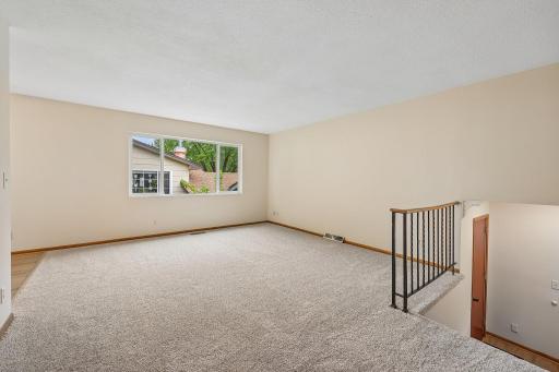 7-web-or-mls-Oliver Ave-S2708-007.jpg