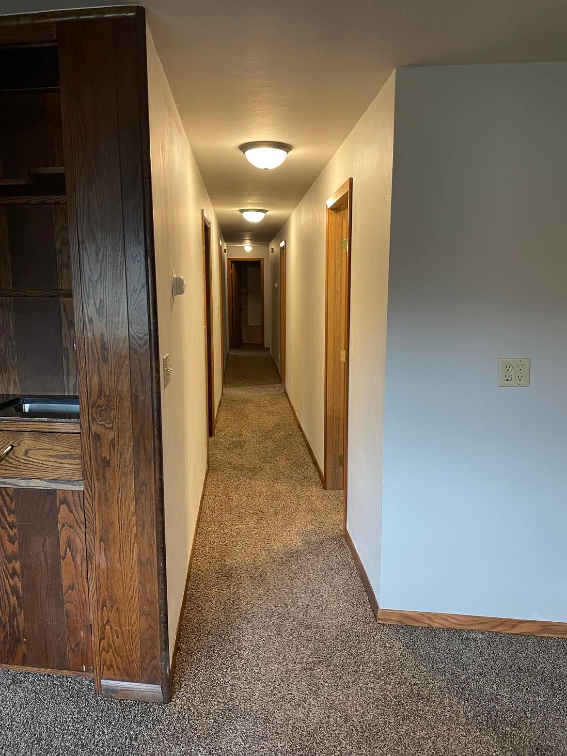 Hallway 1.jpg