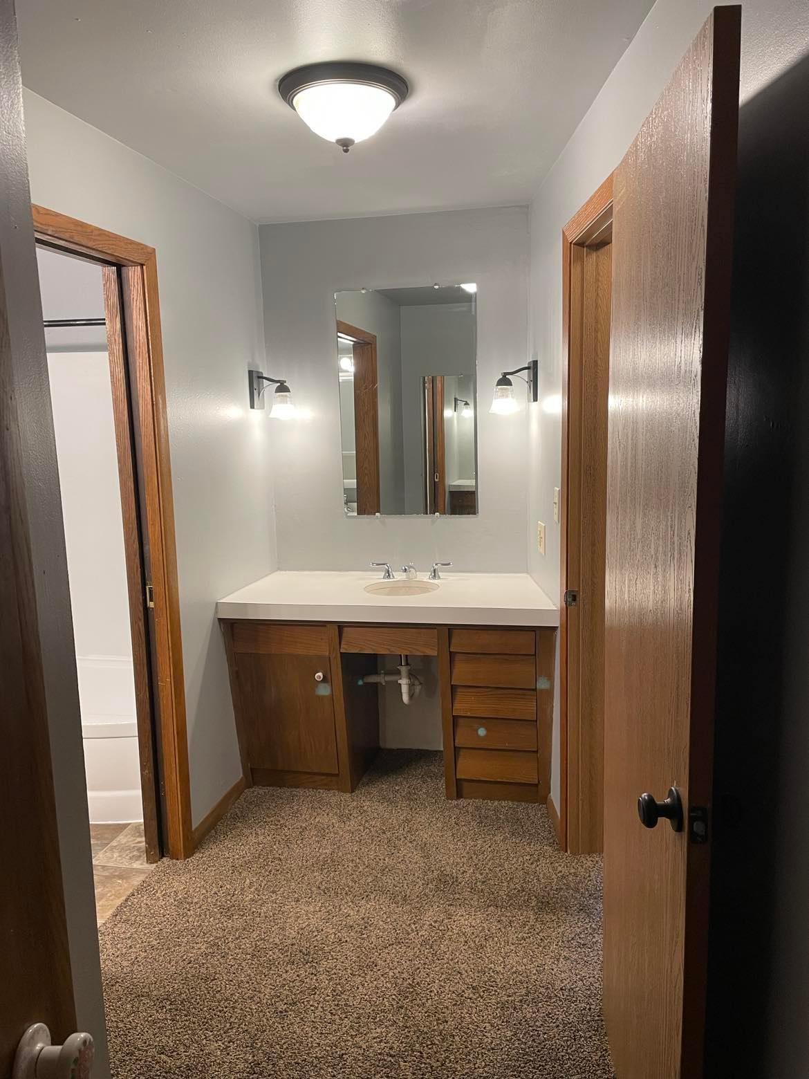 Main Bath 2.jpg