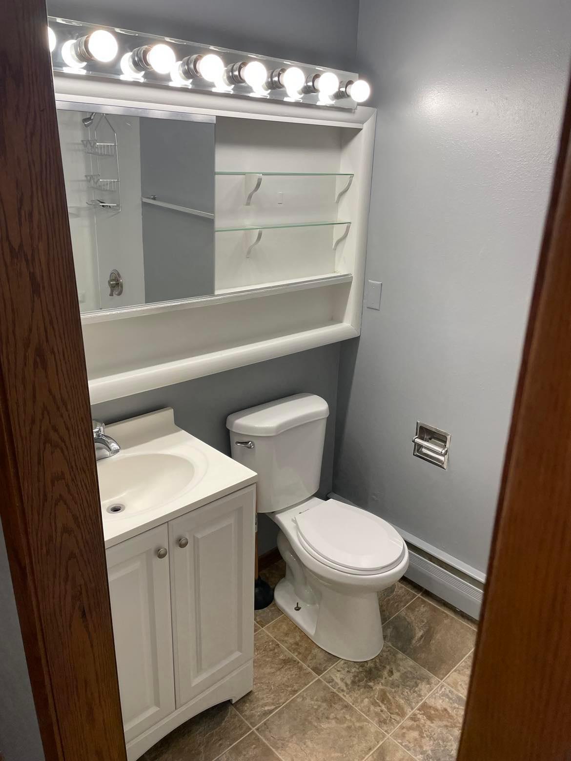 Main Bath 5.jpg