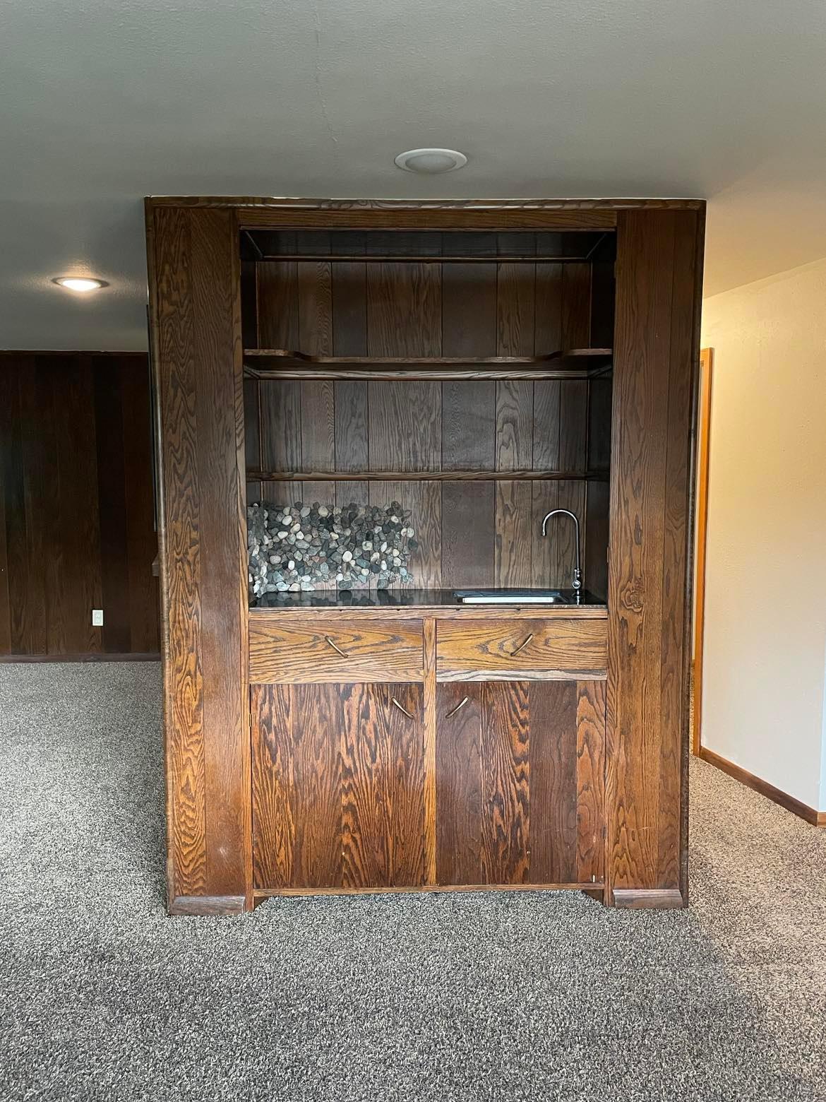 Wet Bar.jpg