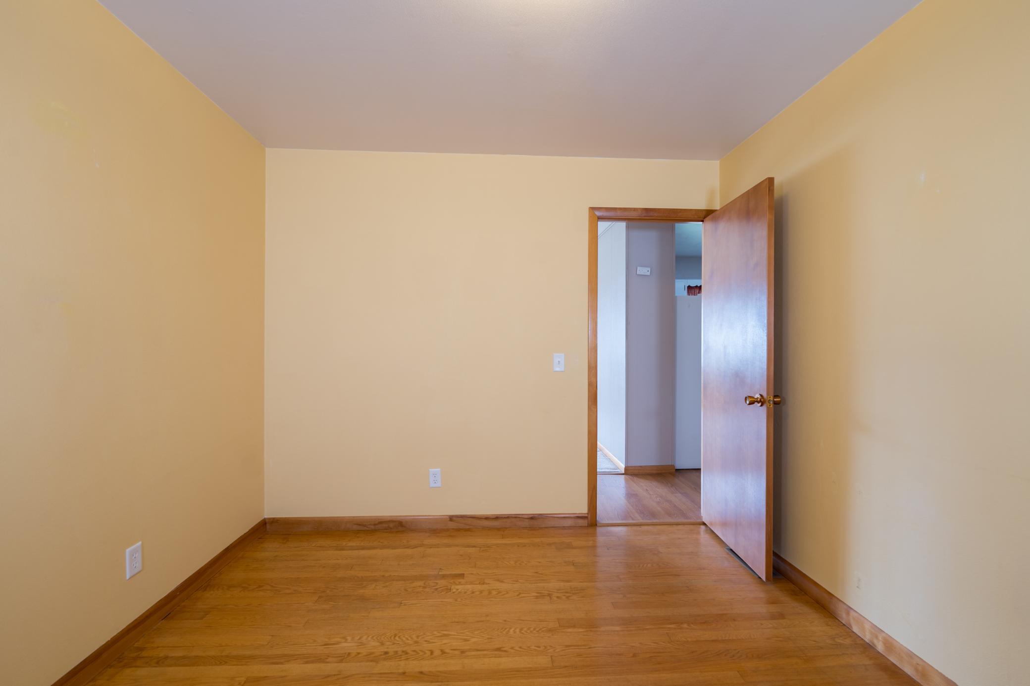 29-Bedroom 2 (2).jpg