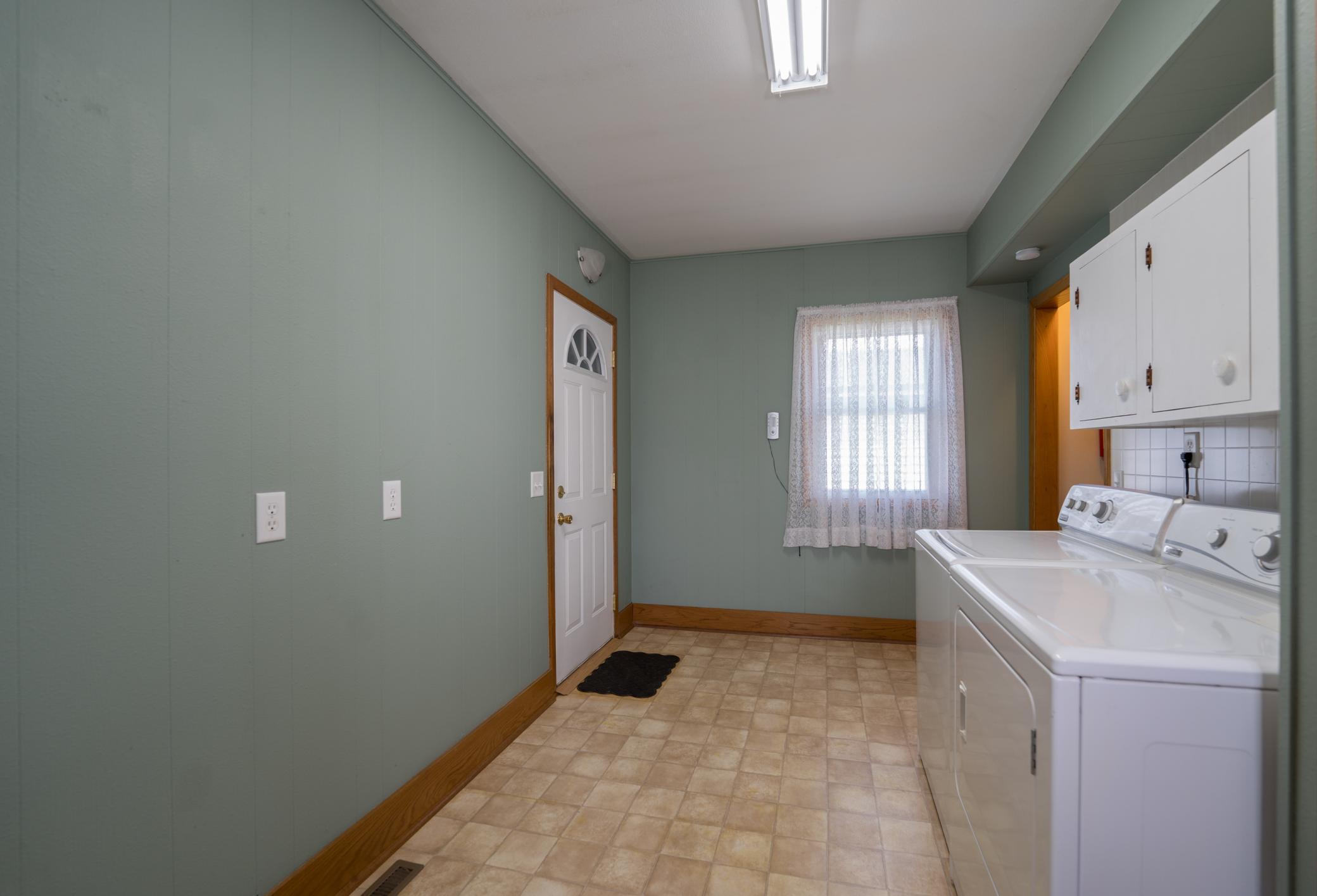 36-Mudroom-Laundry Room.jpg