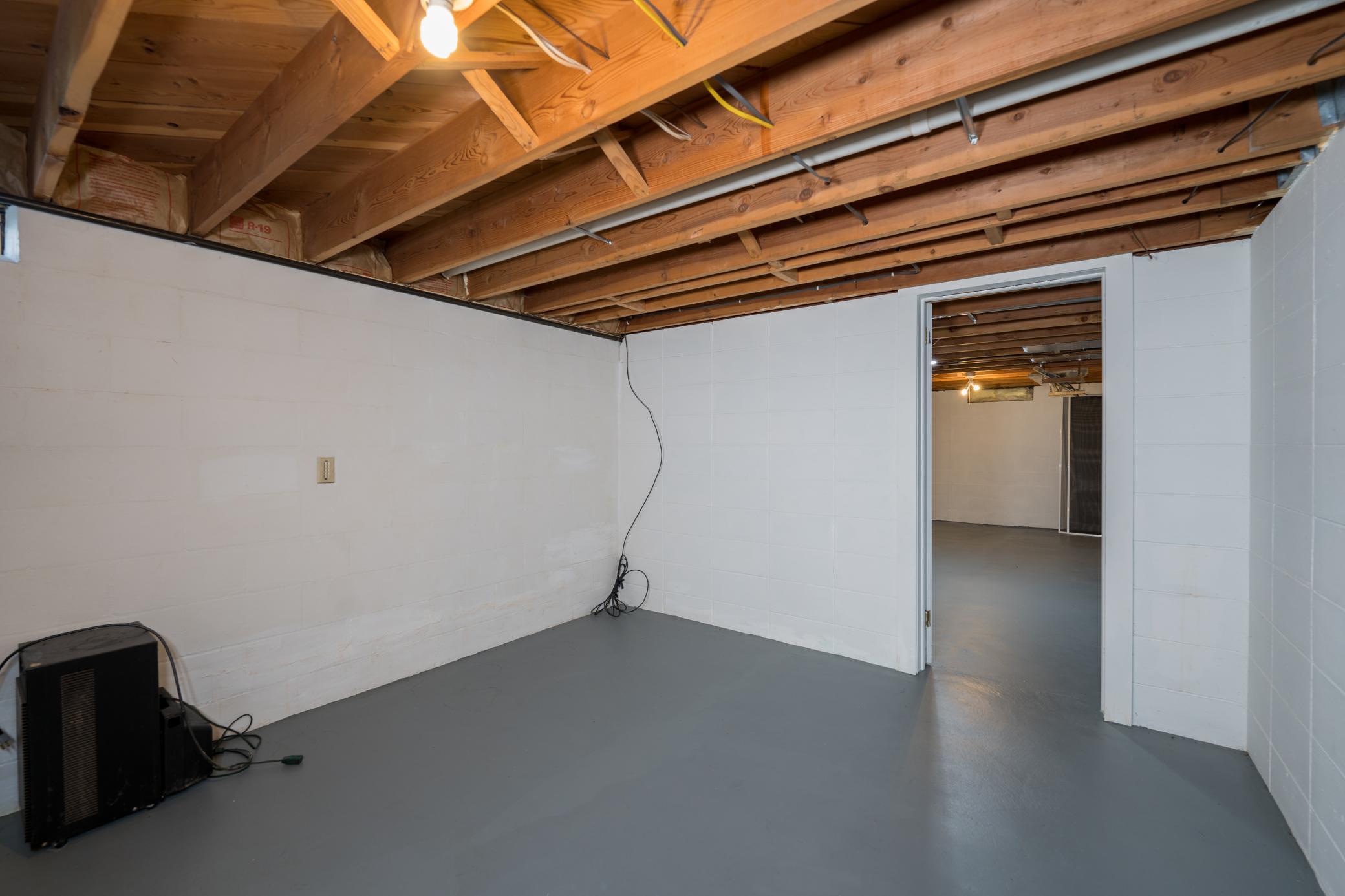 41-Basement (2).jpg