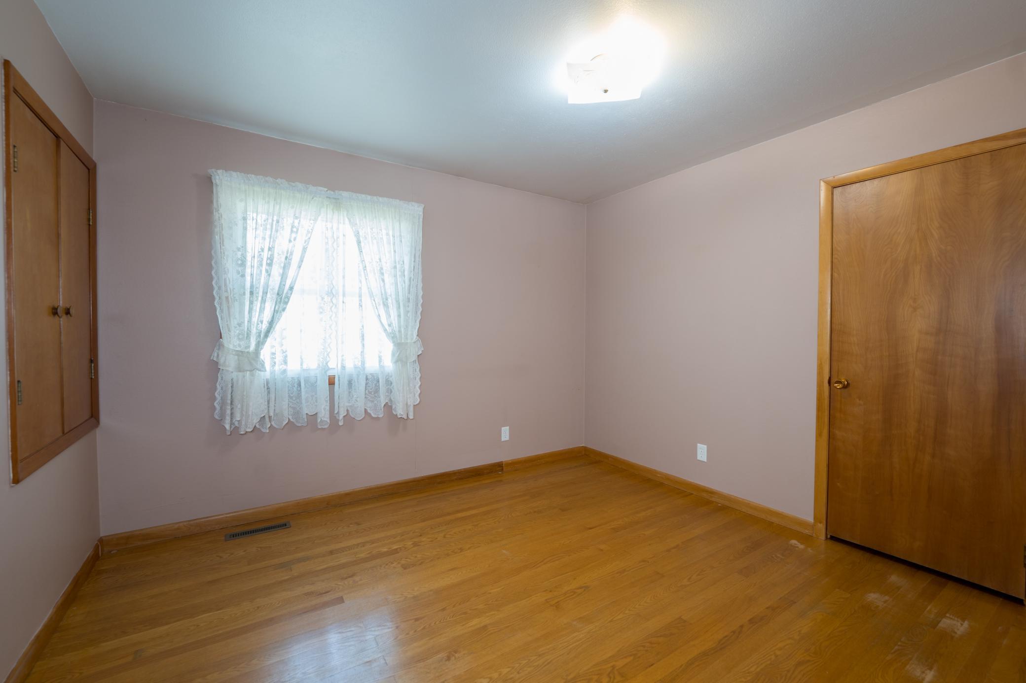 21-Bedroom 1.jpg