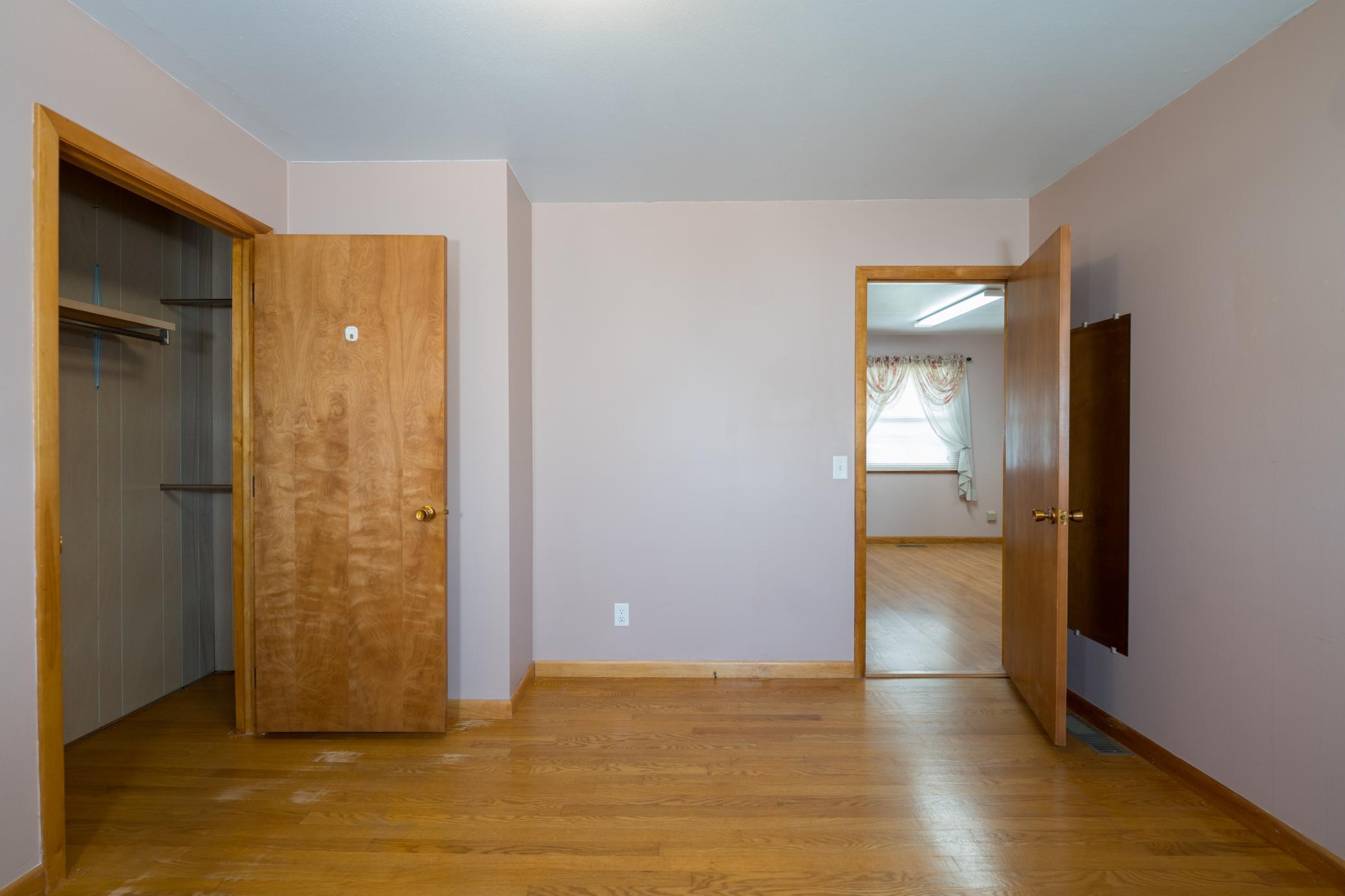 24-Bedroom 1 (2).jpg