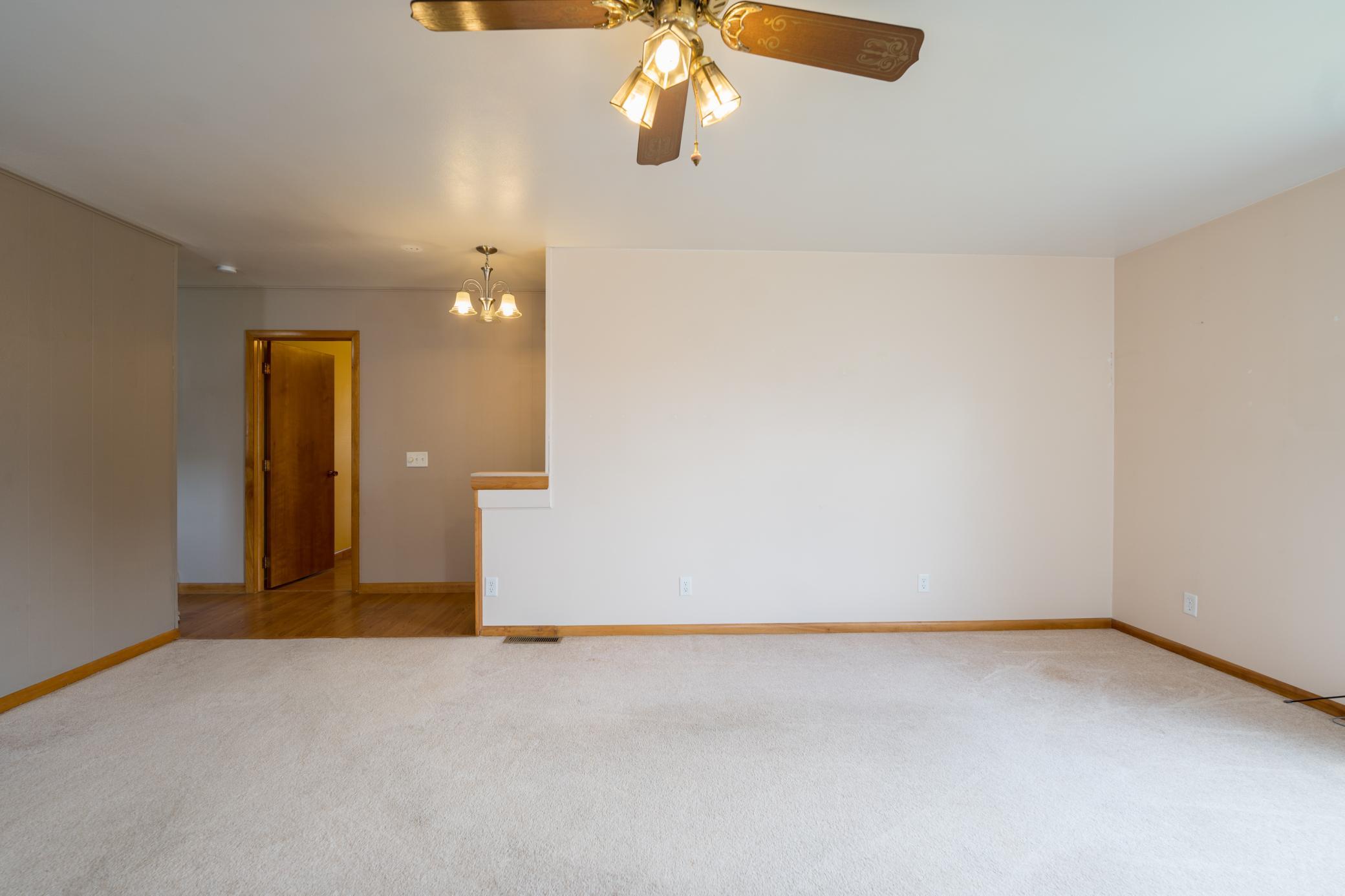 6-Living Room.jpg