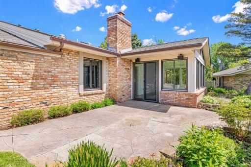 1860 Juneau Lane N, Minneapolis, MN 55447
