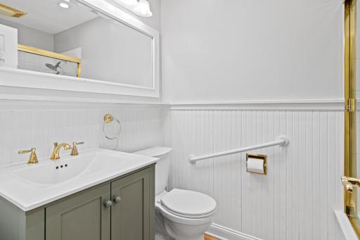 1860 Juneau Lane N, Minneapolis, MN 55447