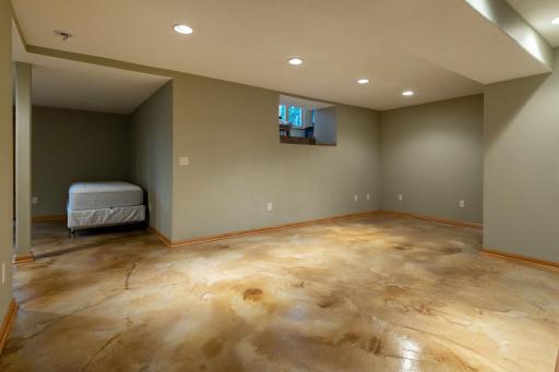 33497 Cobalt Circle NW, Cambridge, MN 55008