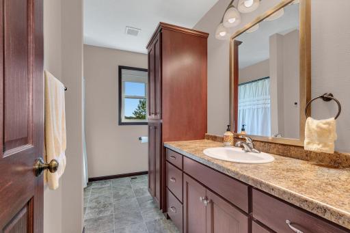 3293 Old Stone Way NE, Sauk Rapids, MN 56379