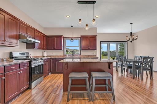 3293 Old Stone Way NE, Sauk Rapids, MN 56379