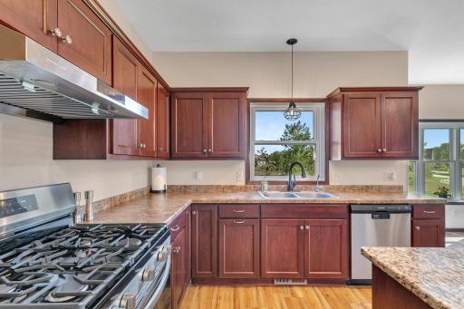 3293 Old Stone Way NE, Sauk Rapids, MN 56379