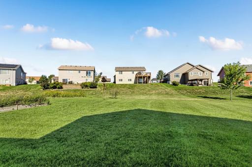 3293 Old Stone Way NE, Sauk Rapids, MN 56379
