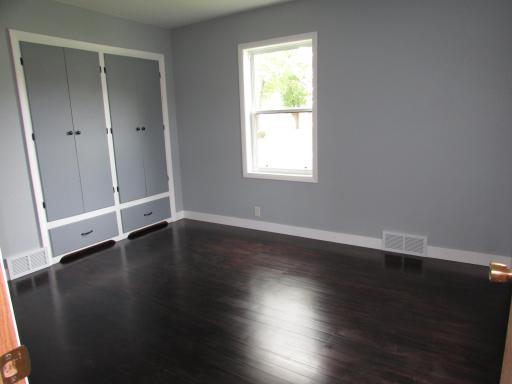 402 W Main Street, Ceylon, MN 56121