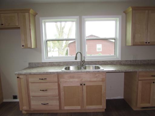 402 W Main Street, Ceylon, MN 56121