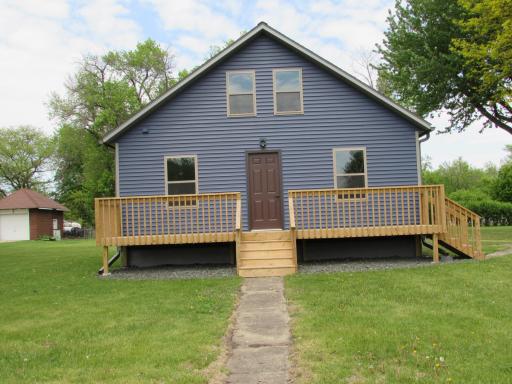 402 W Main Street, Ceylon, MN 56121