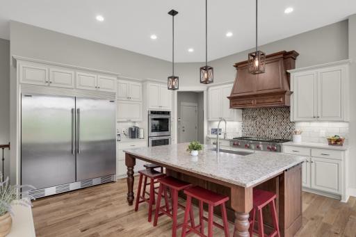 8662 240th Street E, Lakeville, MN 55044