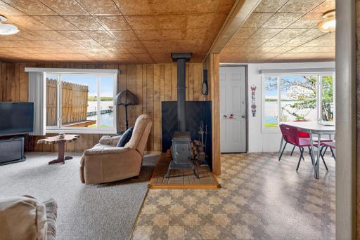 Open and Spacious Livingroom and Kitchen Areas