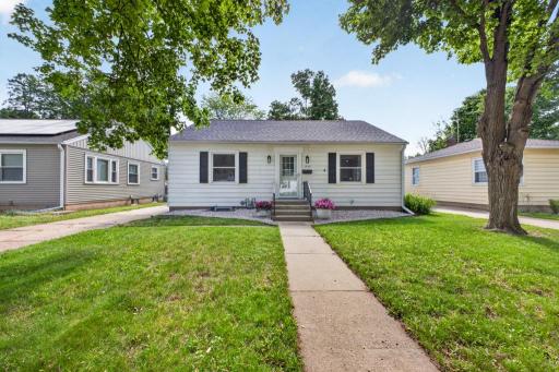 3 bed 2 bath home for sale 1522 7th Ave NE Rochester MN 55906