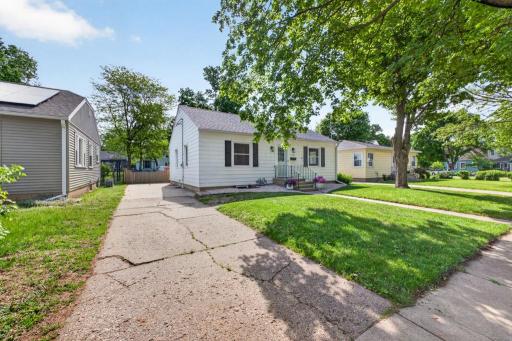 3 bed 2 bath home for sale 1522 7th Ave NE Rochester MN 55906
