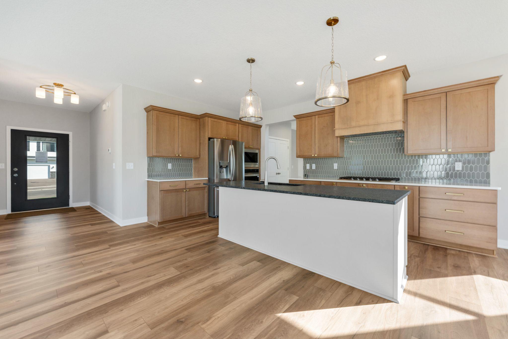Large center island. Great for entertaining.