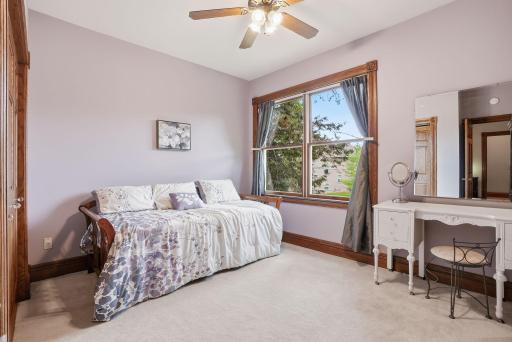 2940 Labore Road, Saint Paul, MN 55109