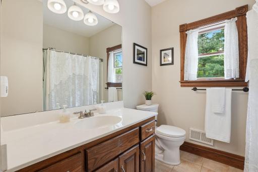 2940 Labore Road, Saint Paul, MN 55109