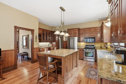 2940 Labore Road, Saint Paul, MN 55109