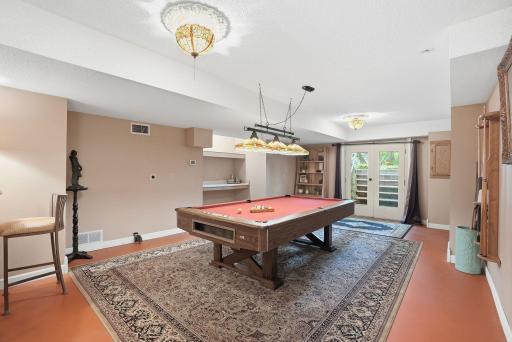 2940 Labore Road, Saint Paul, MN 55109