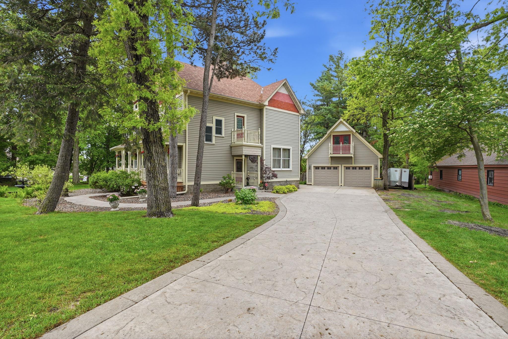 Stamped concrete driveway added in 2012.