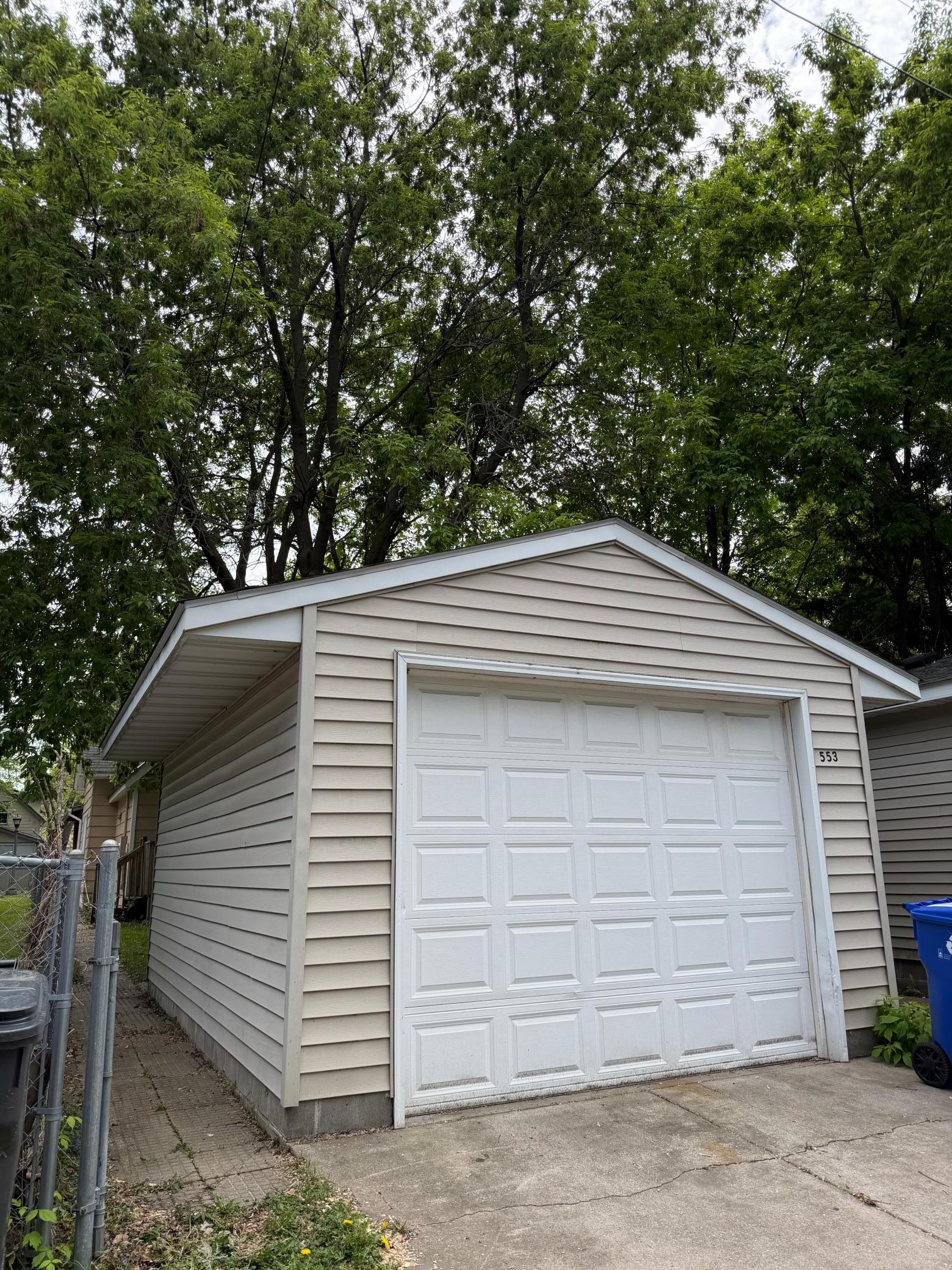 Oversized 1 stall garage with tall door
