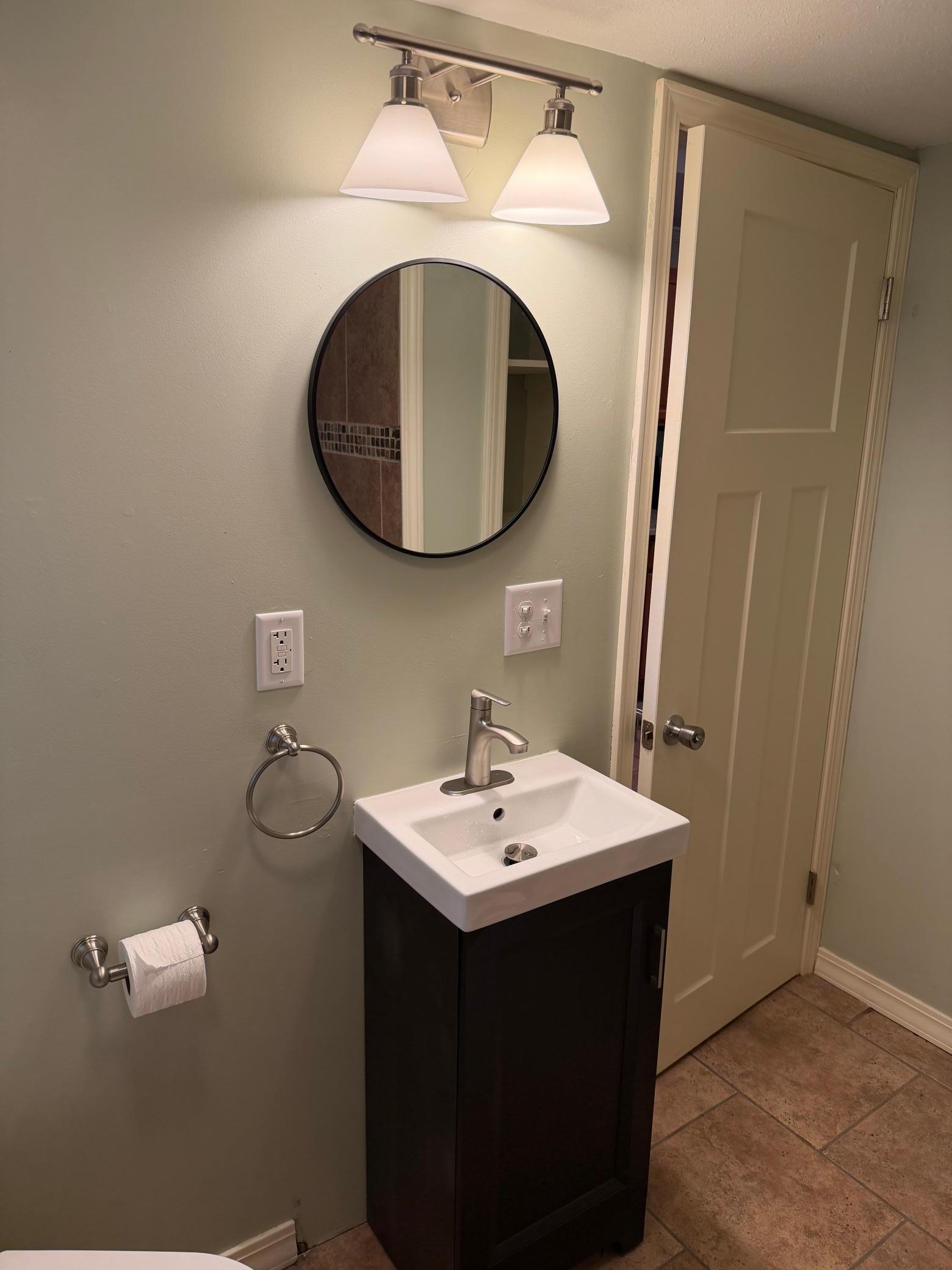 Bathroom vanity