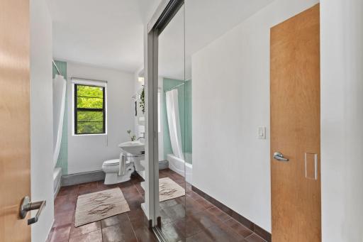 2201 3rd Avenue S, 302, Minneapolis, MN 55404