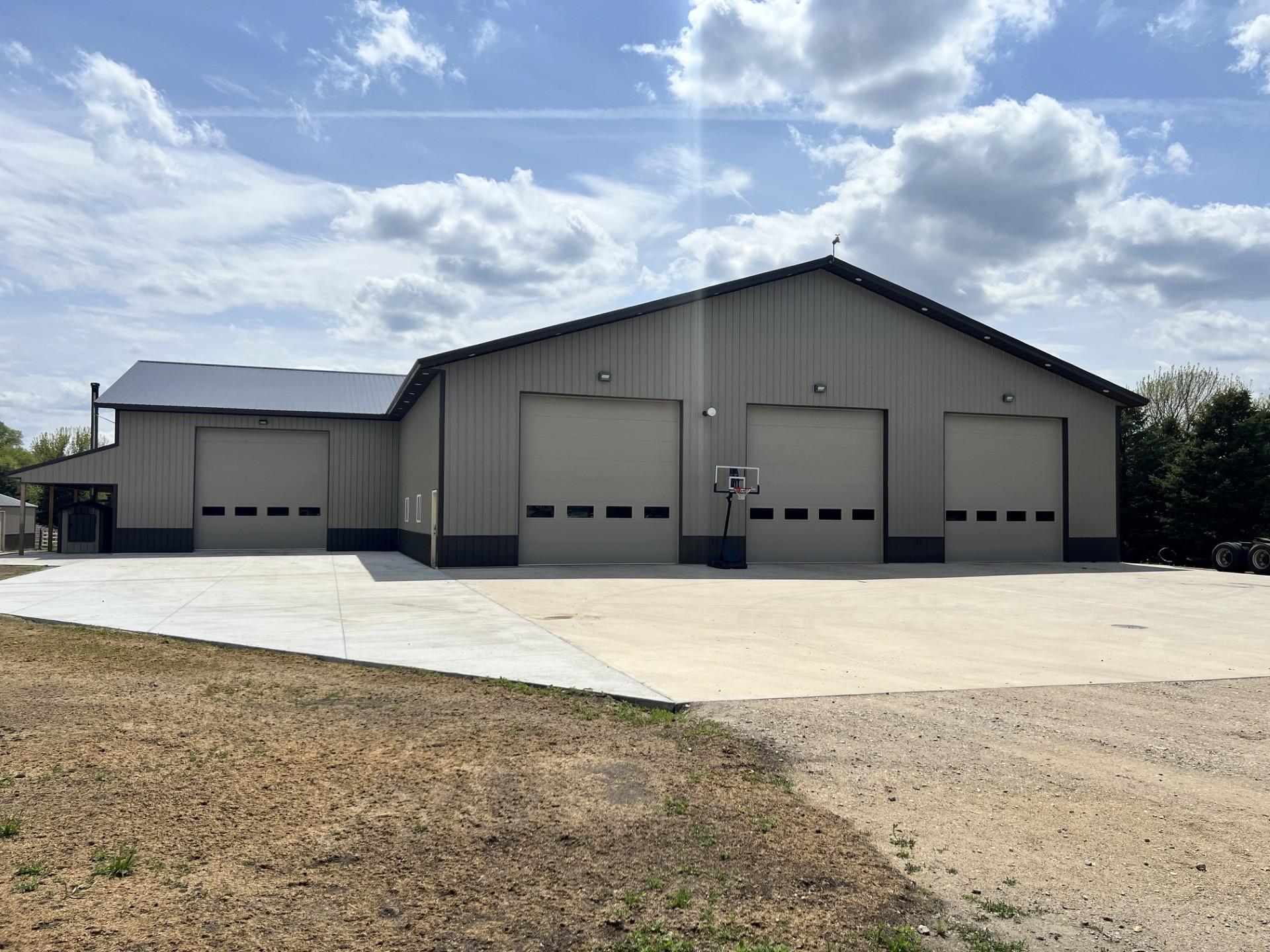 Workshop with cold storage addition 18 ft sidewalls