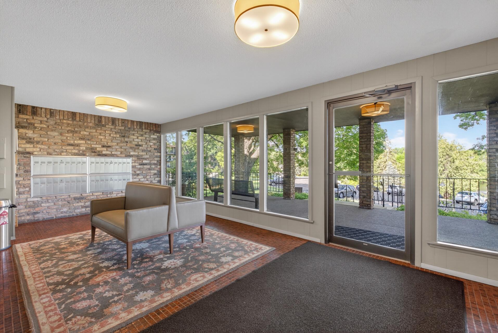 06_215_Barry_2166_mls.jpg