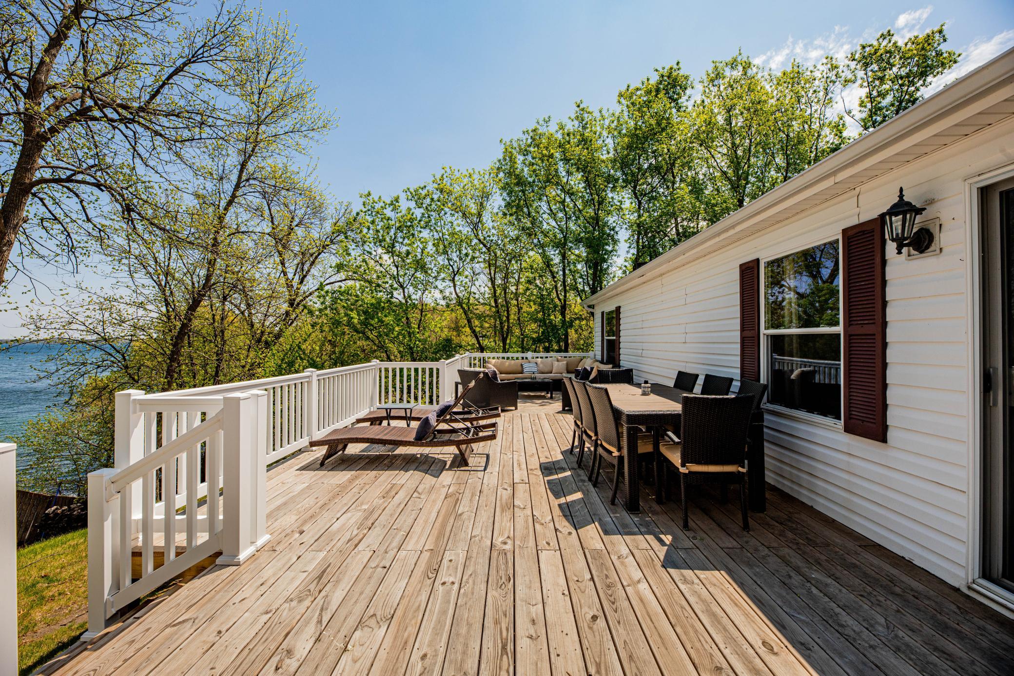 Look at this large deck!
