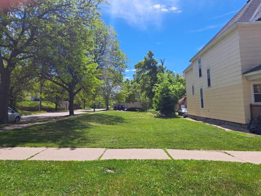 696 Sims Avenue, Saint Paul, MN 55106