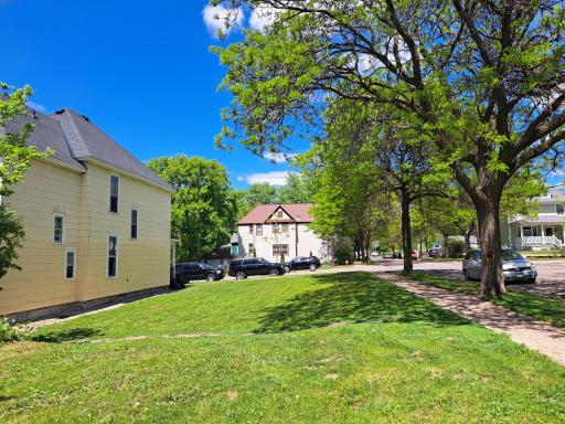 696 Sims Avenue, Saint Paul, MN 55106