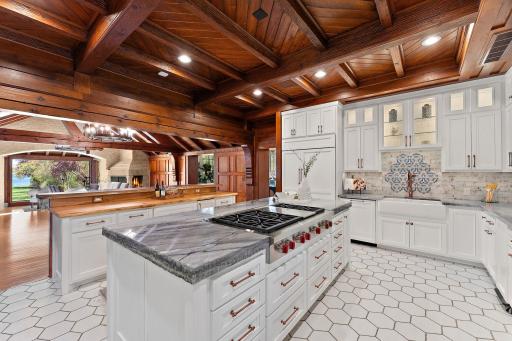 17950 Breezy Point Road, Wayzata, MN 55391