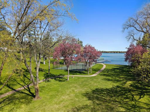 17950 Breezy Point Road, Wayzata, MN 55391