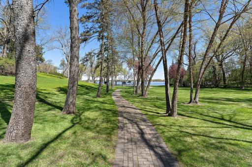 17950 Breezy Point Road, Wayzata, MN 55391