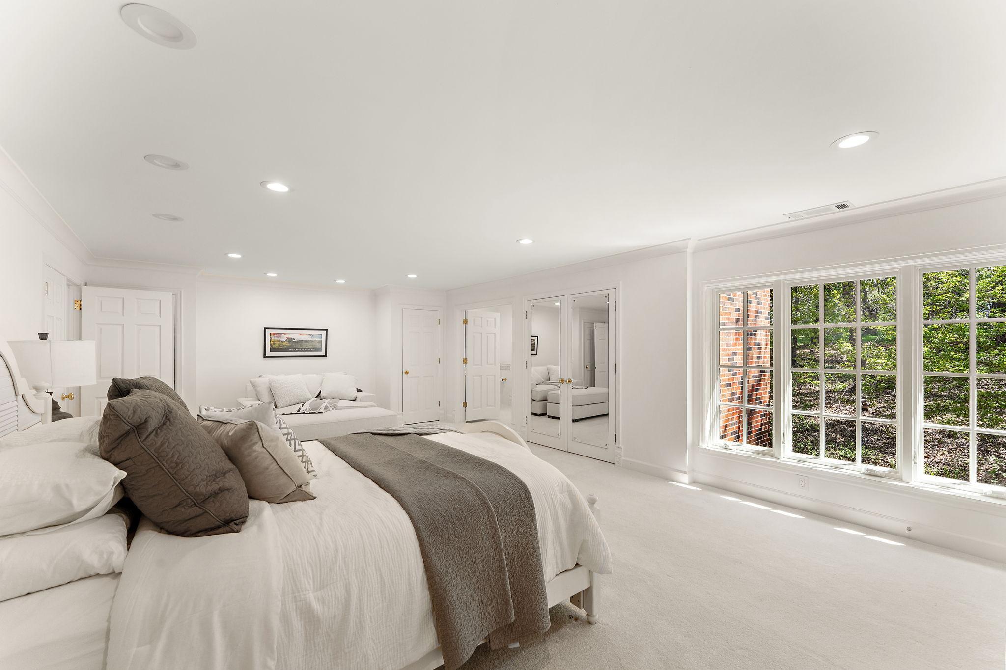 Over sized 2nd Bedroom
