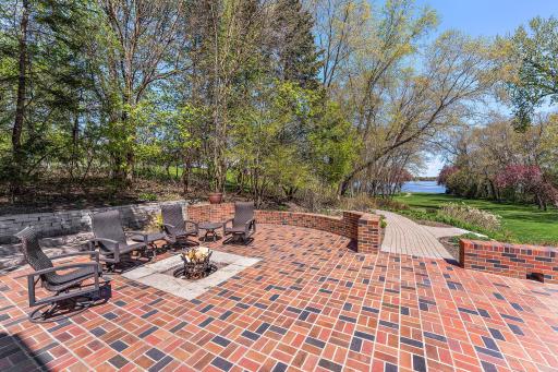 17950 Breezy Point Road, Wayzata, MN 55391
