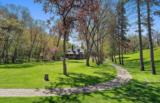 17950 Breezy Point Road, Wayzata, MN 55391
