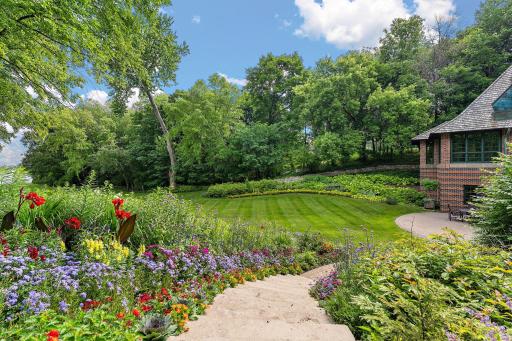 17950 Breezy Point Road, Wayzata, MN 55391