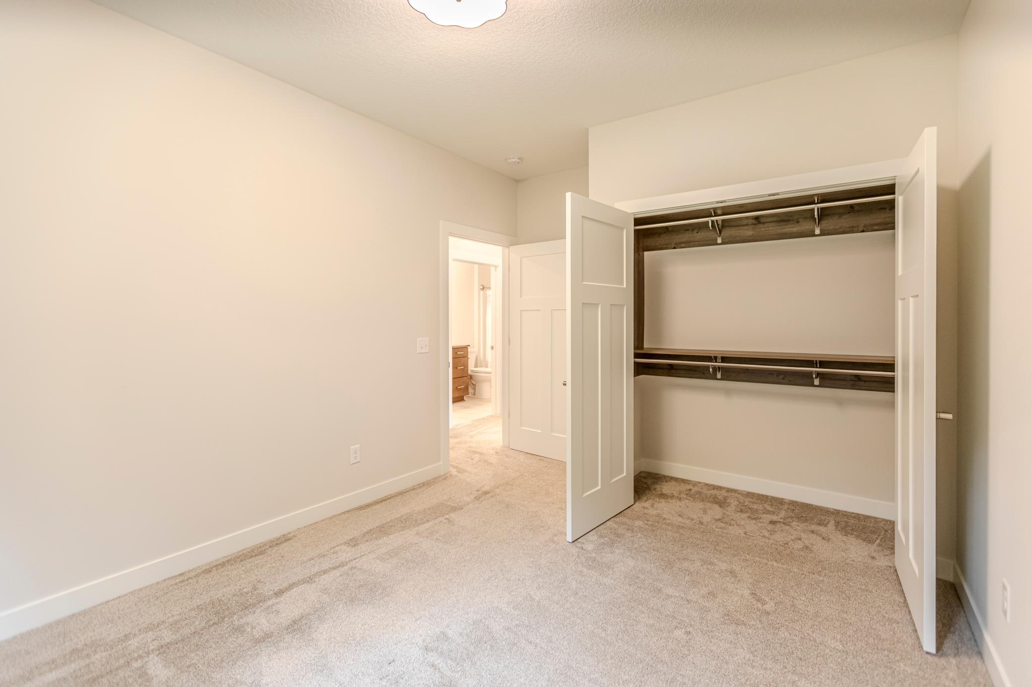 Bed 2 closet.jpg