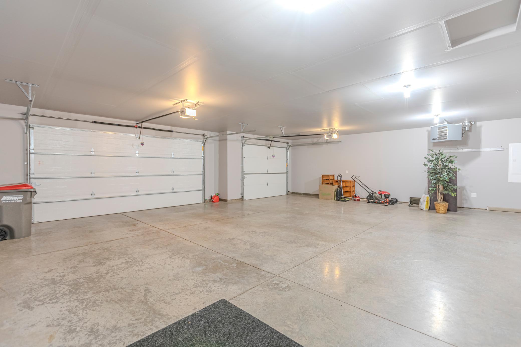 Oversized Garage.jpg